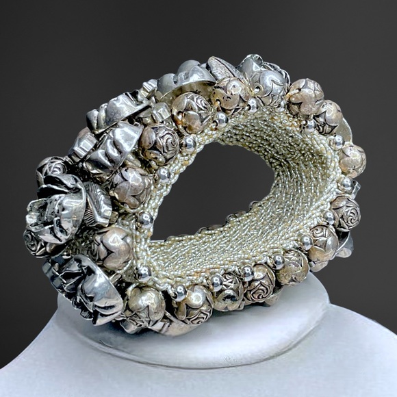 🌺SALE! Vintage Silver Rose Bracelet - Picture 8 of 13